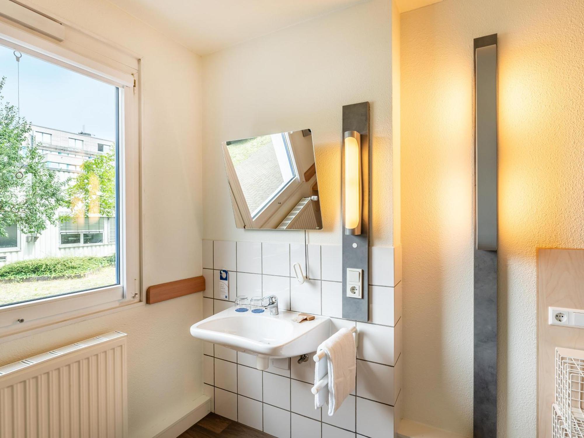 B&B Hotel Koeln-Porz Экстерьер фото