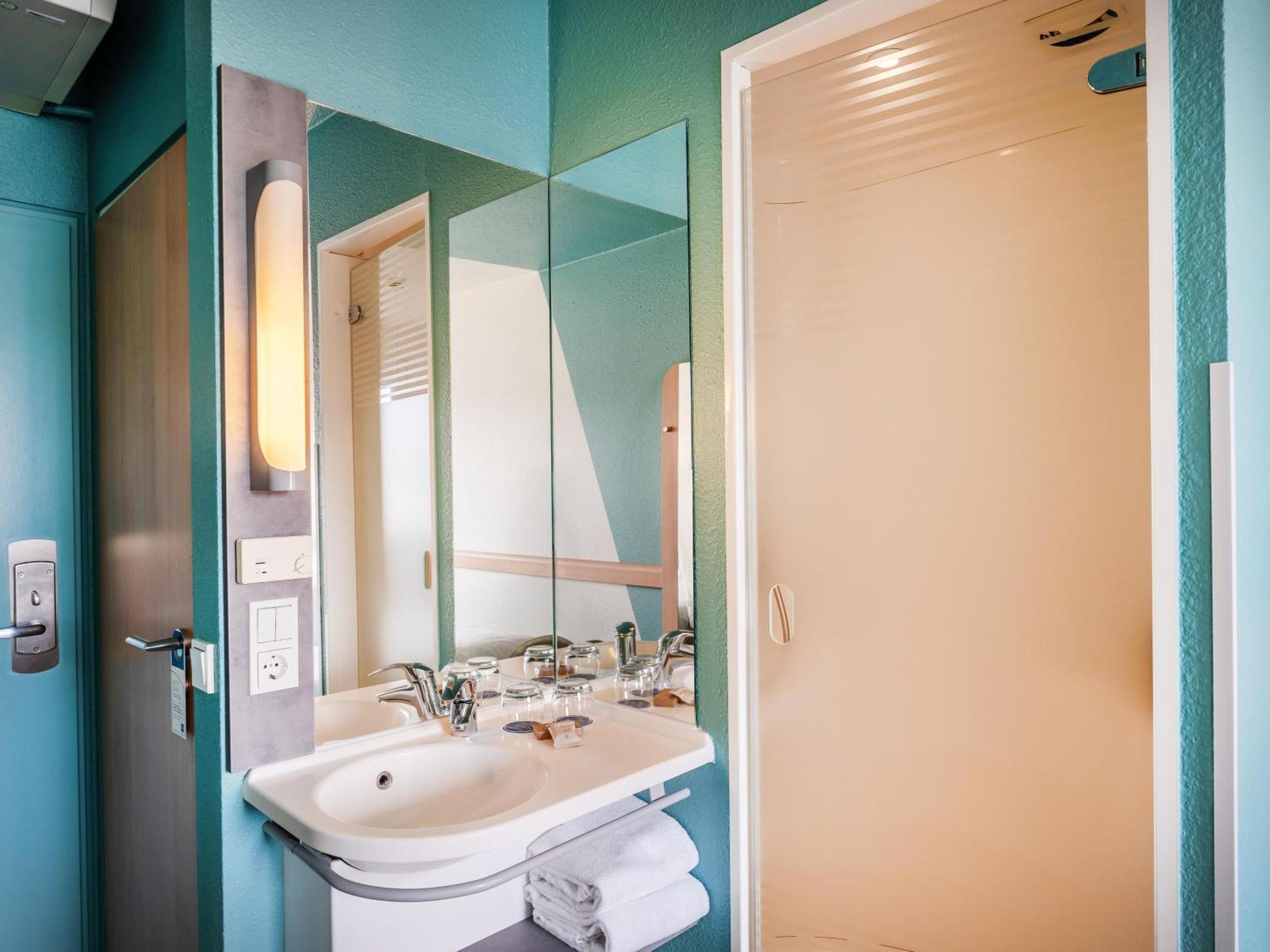 B&B Hotel Koeln-Porz Экстерьер фото