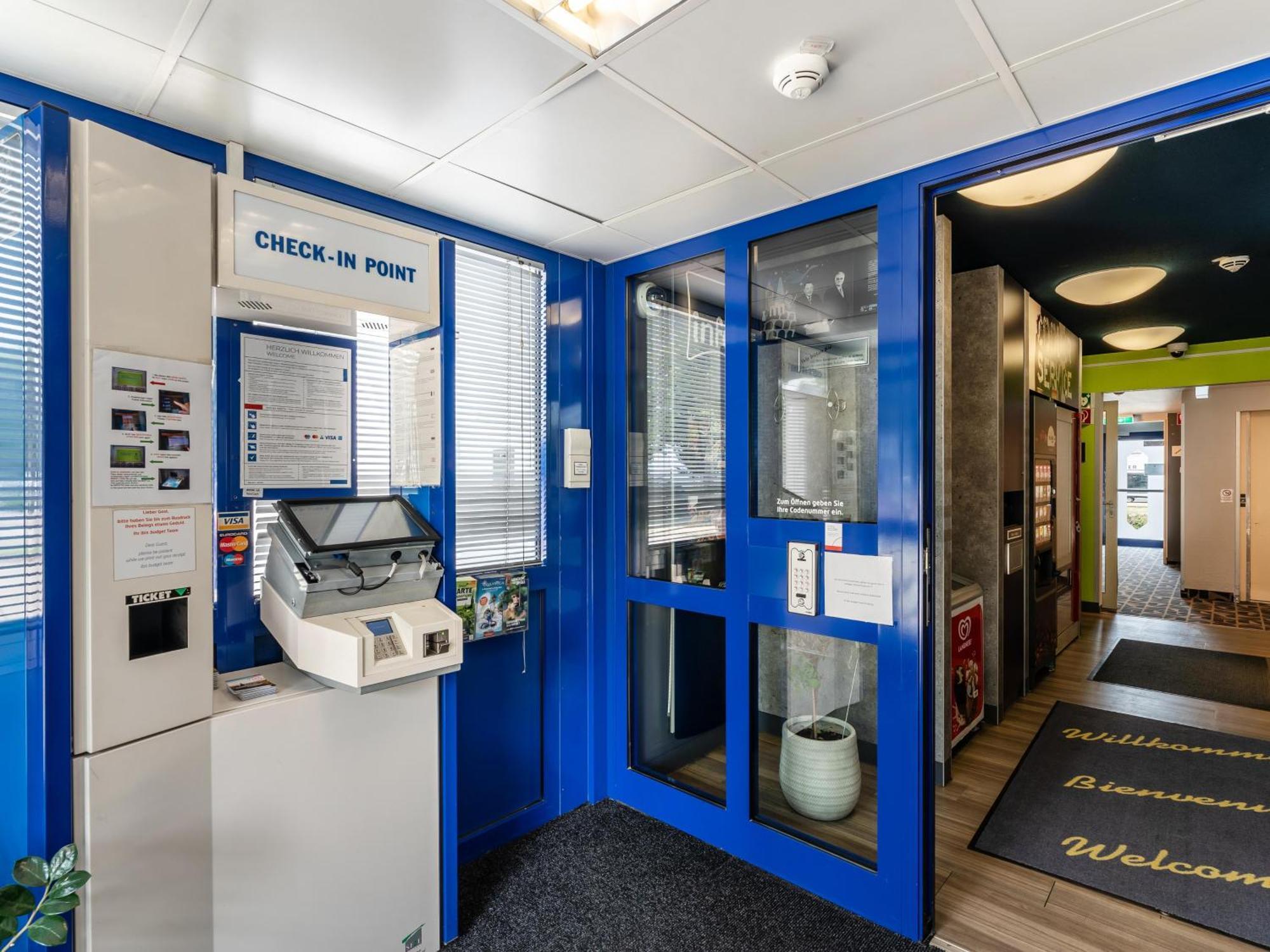 B&B Hotel Koeln-Porz Экстерьер фото